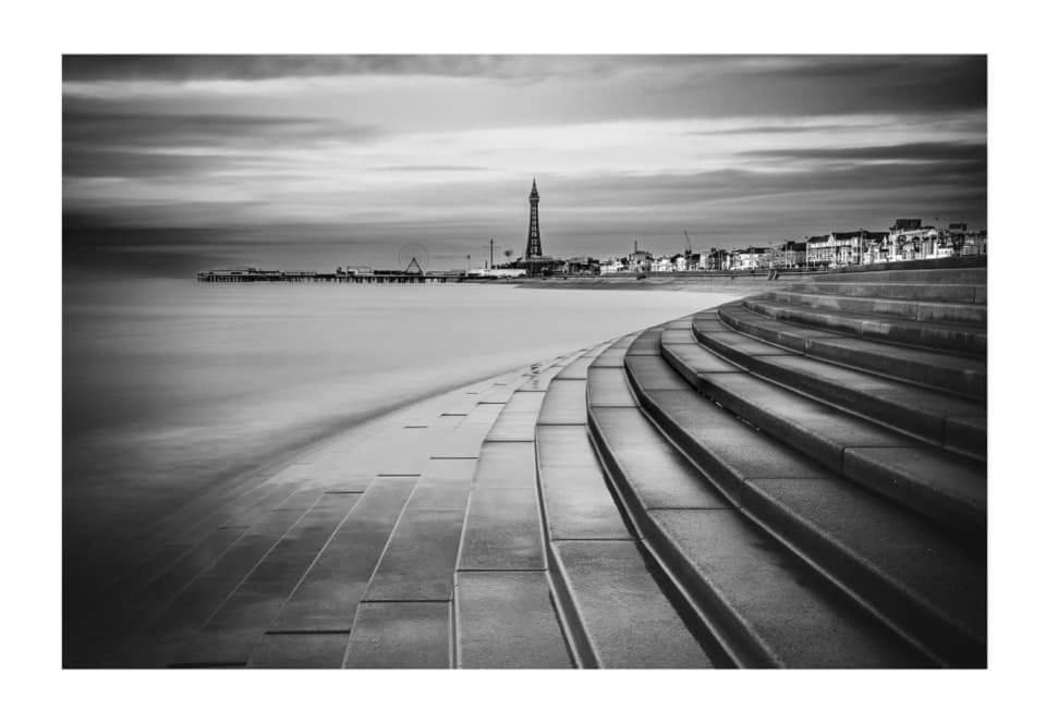 The Rhyl Bed and Breakfast Blackpool Esterno foto
