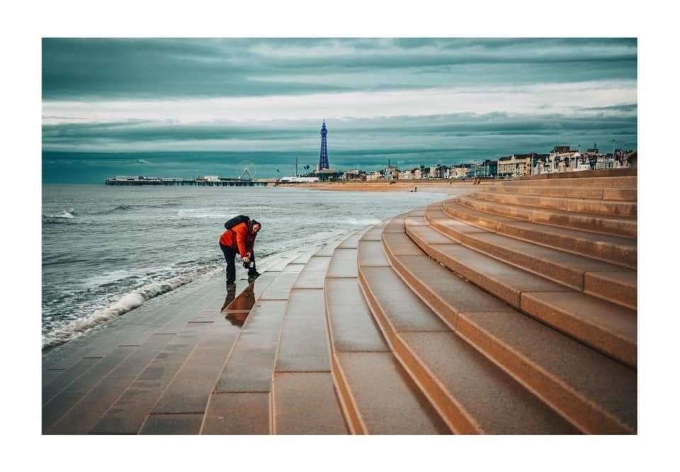 The Rhyl Bed and Breakfast Blackpool Esterno foto